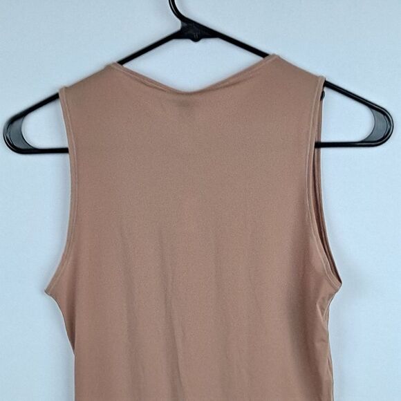 Skims ladies Jelly bodysuit NWT - Picture 5 of 9